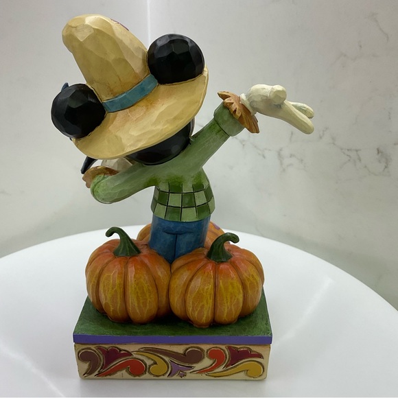 Walt Disney Showcase Collection Harvest Scarecrow #4039066 Mickey Mouse - Picture 3 of 11